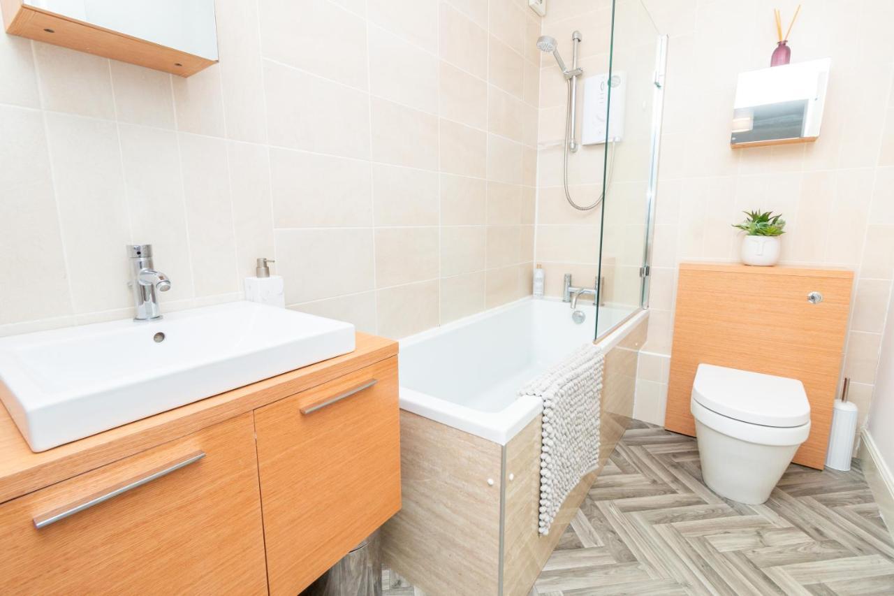 D'City Apartment, Up To 5 Guests Dundee Extérieur photo